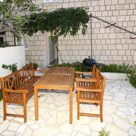 Dubreta With Balcony Daire *