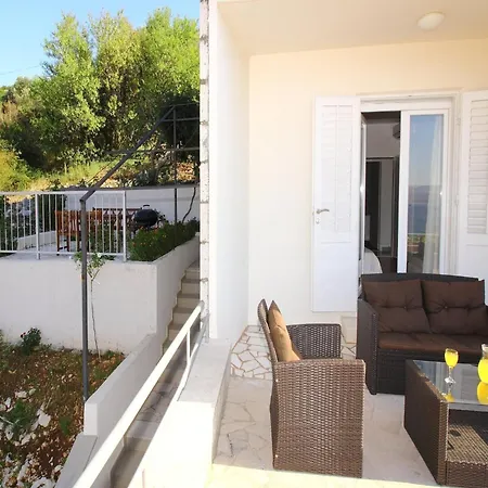 Dubreta With Balcony Daire *