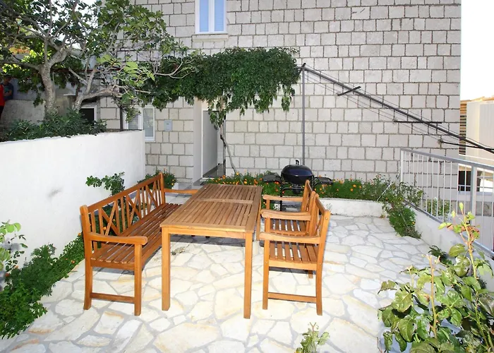 Daire Dubreta With Balcony *