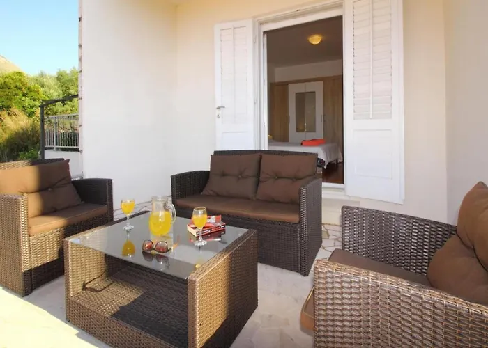 Dubreta With Balcony Cavtat