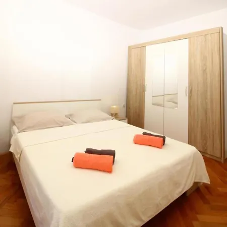 Dubreta - Two Bedroom With Balcony * Cavtat