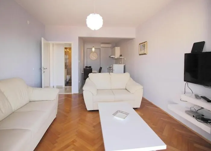 Apartament Dubreta With Balcony *