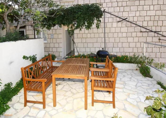 Dubreta With Balcony Apartament *